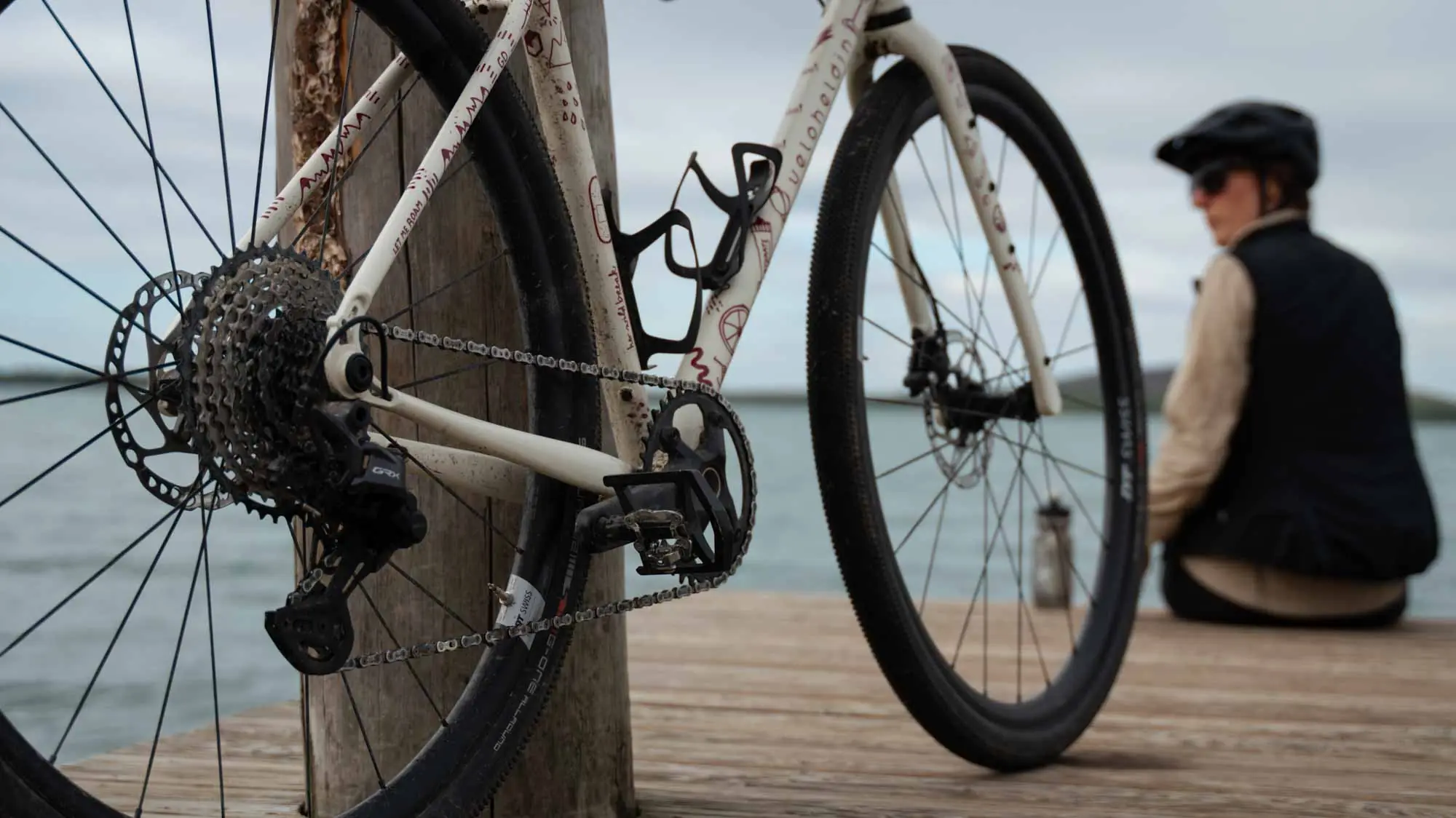 a gravel bike from veloheld is parked on the jetty