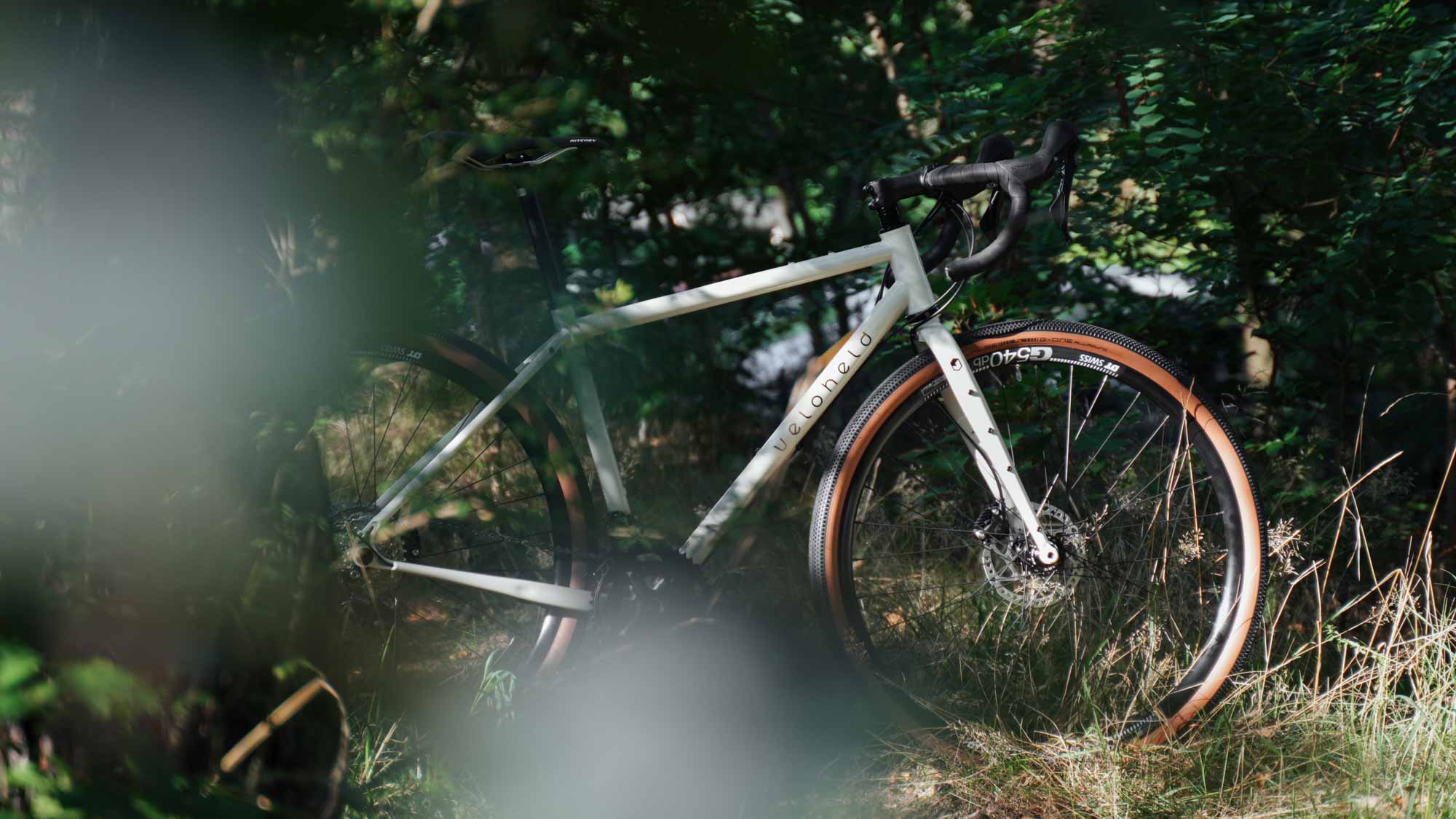 Gravel bike veloheld.iconX in cream white