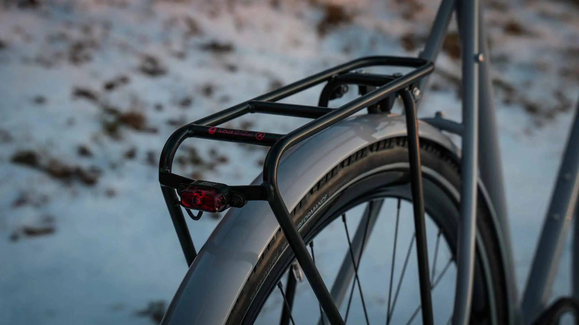 veloheld.lane in gray with luggage rack from Tubus