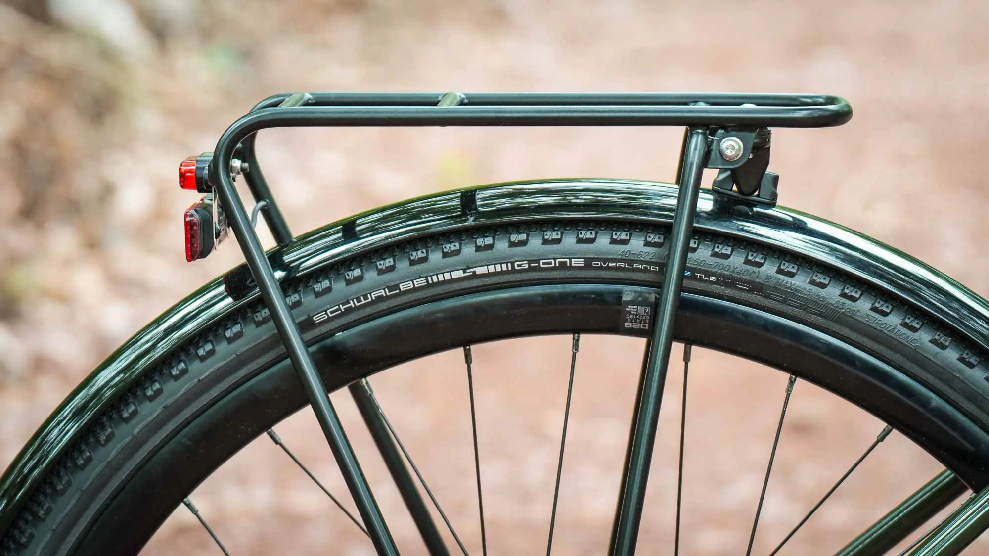 Rear luggage rack and mudguard on the veloheld.alleyX for everyday use, commuting and cycle touring.
