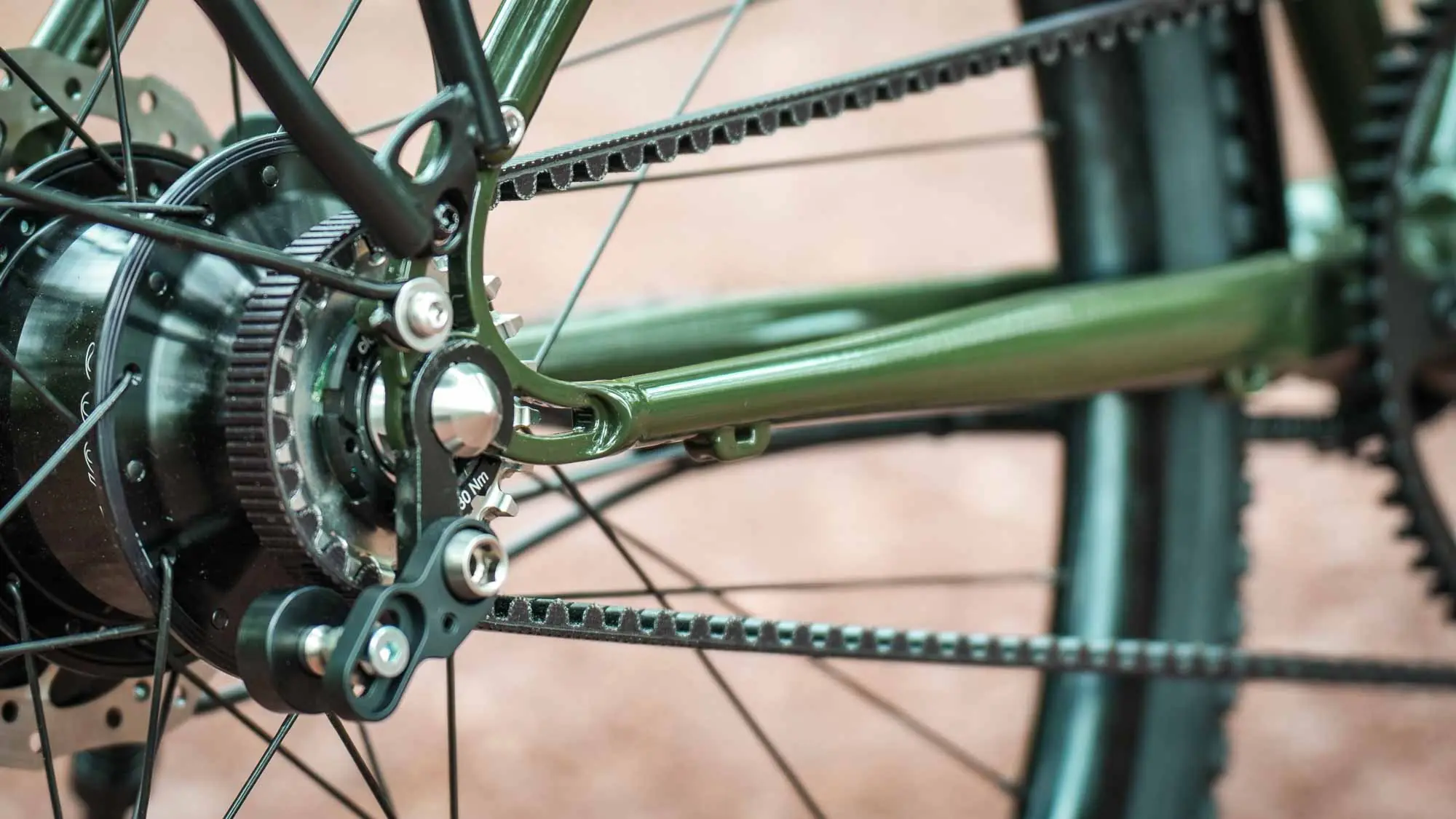 Rohloff Speedhub and Gates Carbon Drive belt drive at veloheld. alleyX for low-maintenance commuting and touring.